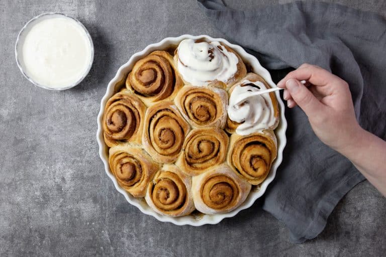 Cinnamon rolls roulés cannelle recette cuisine vegan pâtisserie plat maison glaçage