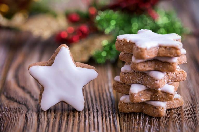 biscuits de Noël glaçage sucre étoiles fête recette