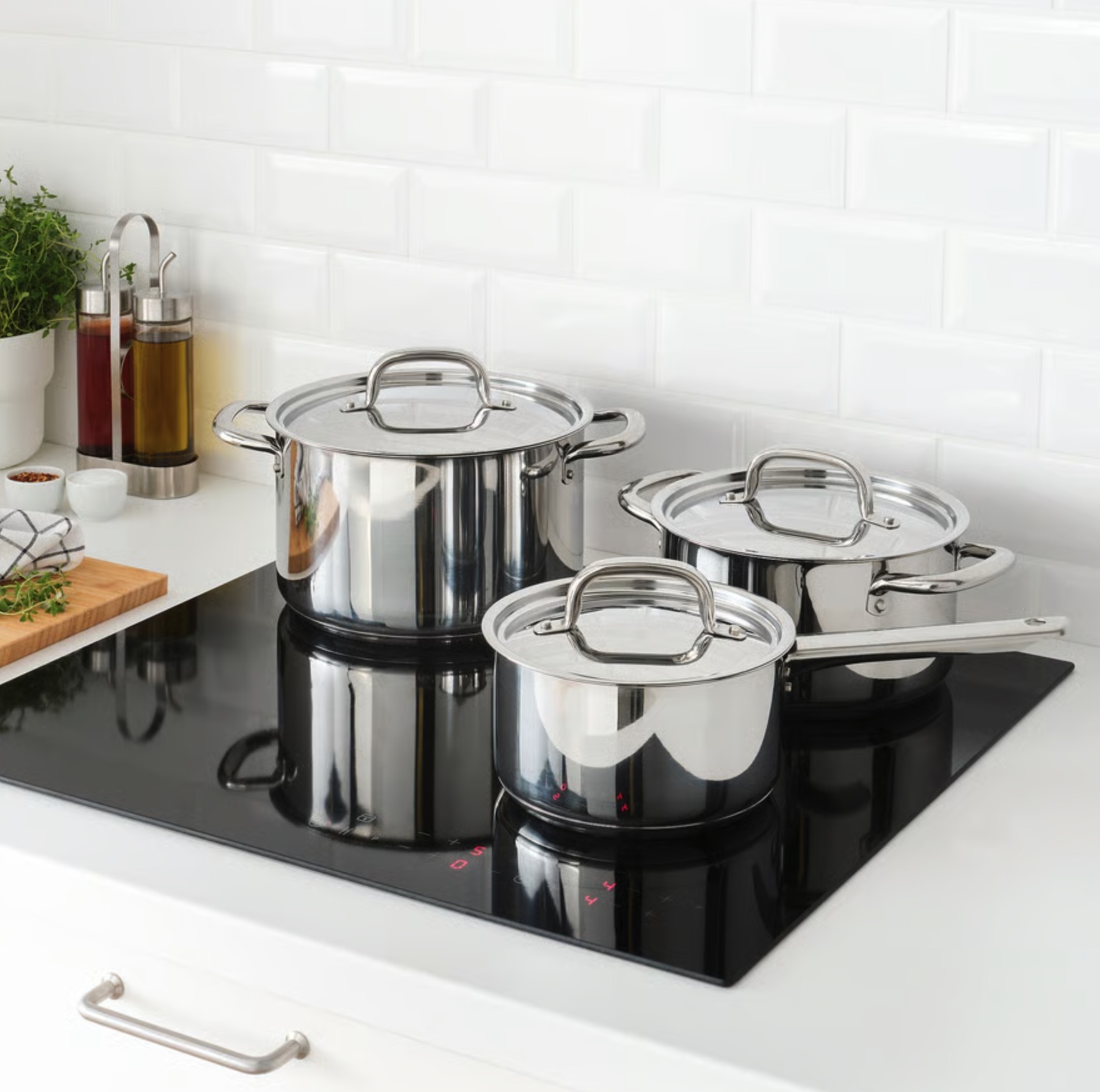 Fini les poêles bas de gamme : ce lot de 3 casseroles en inox IKEA est à 39,99 €