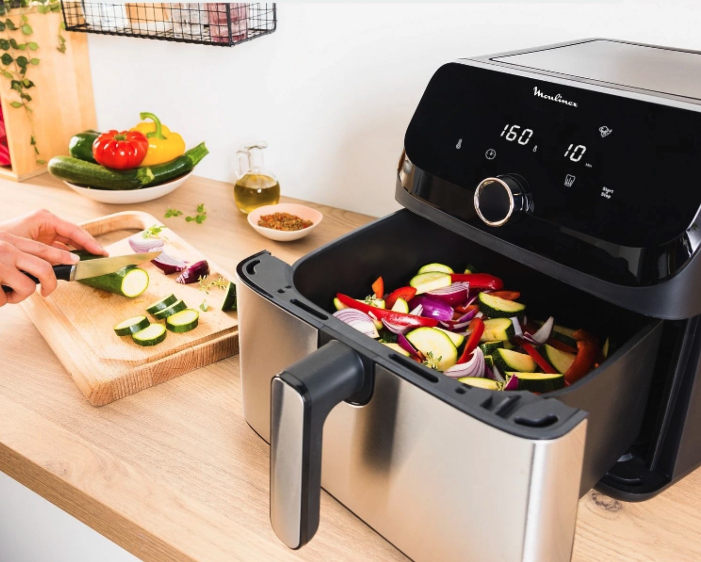 À ce prix-là, la friteuse sans huile XXL Moulinex risque de disparaître vite chez Darty