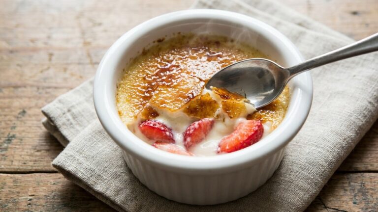 « Je pensais que la crème brûlée était impossible sans œuf ni crème » : personne ne m'avait dit ce que 5 minutes sous le g...