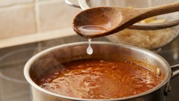 « On dirait qu'il y a de la crème » : le geste d'une louche au-dessus de l'évier qui fait briller toutes mes sauces végétales