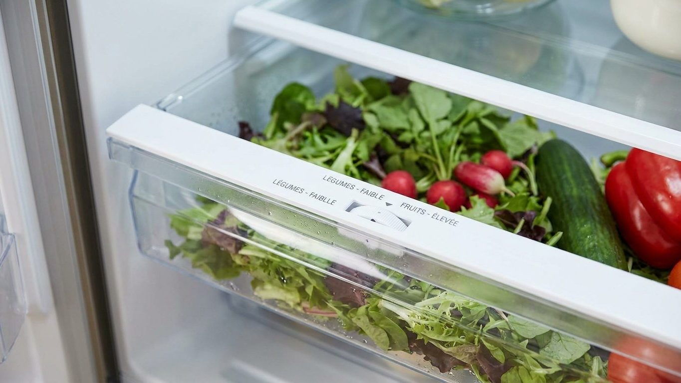 Si vos salades fanent et vos fruits pourrissent dans le même tiroir, ce n'est pas votre réfrigérateur : c'est la petite mo...