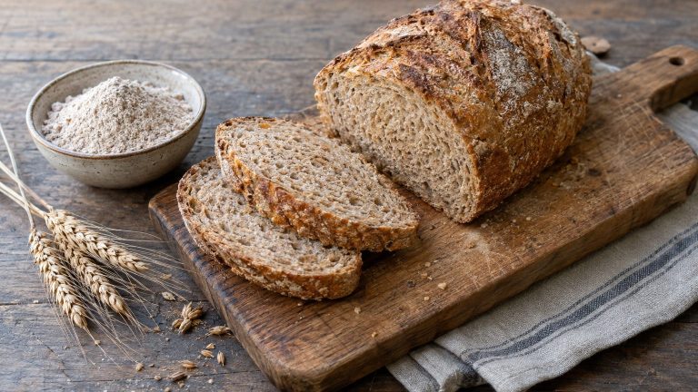 Pain complet : calories et valeur nutritionnelle pour 100 g